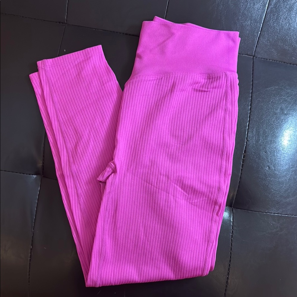 Pink active leggings